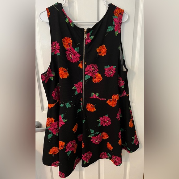 Torrid Floral Peplum Top Size 3 - Picture 2 of 5